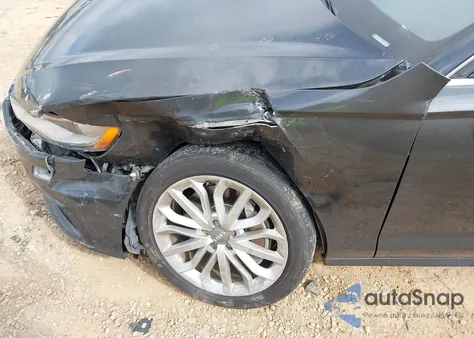 2014 Audi A6 3.0T Premium Plus z USA, uszkodzony, nr VIN WAUHGAFC0EN070482